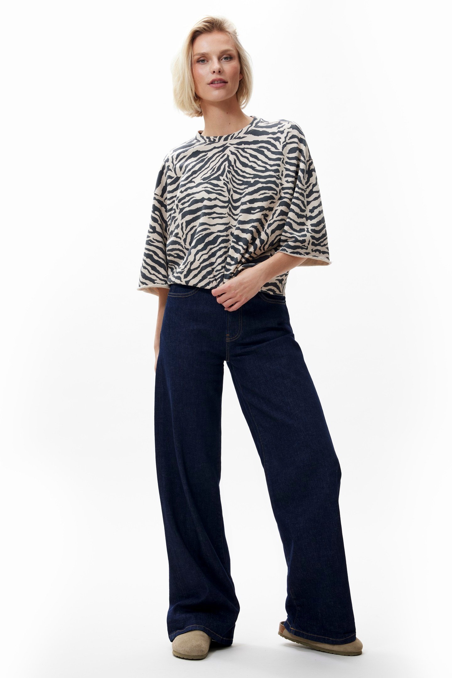 SHORT SLEEVE ZEBRA SWEATER SAND 1