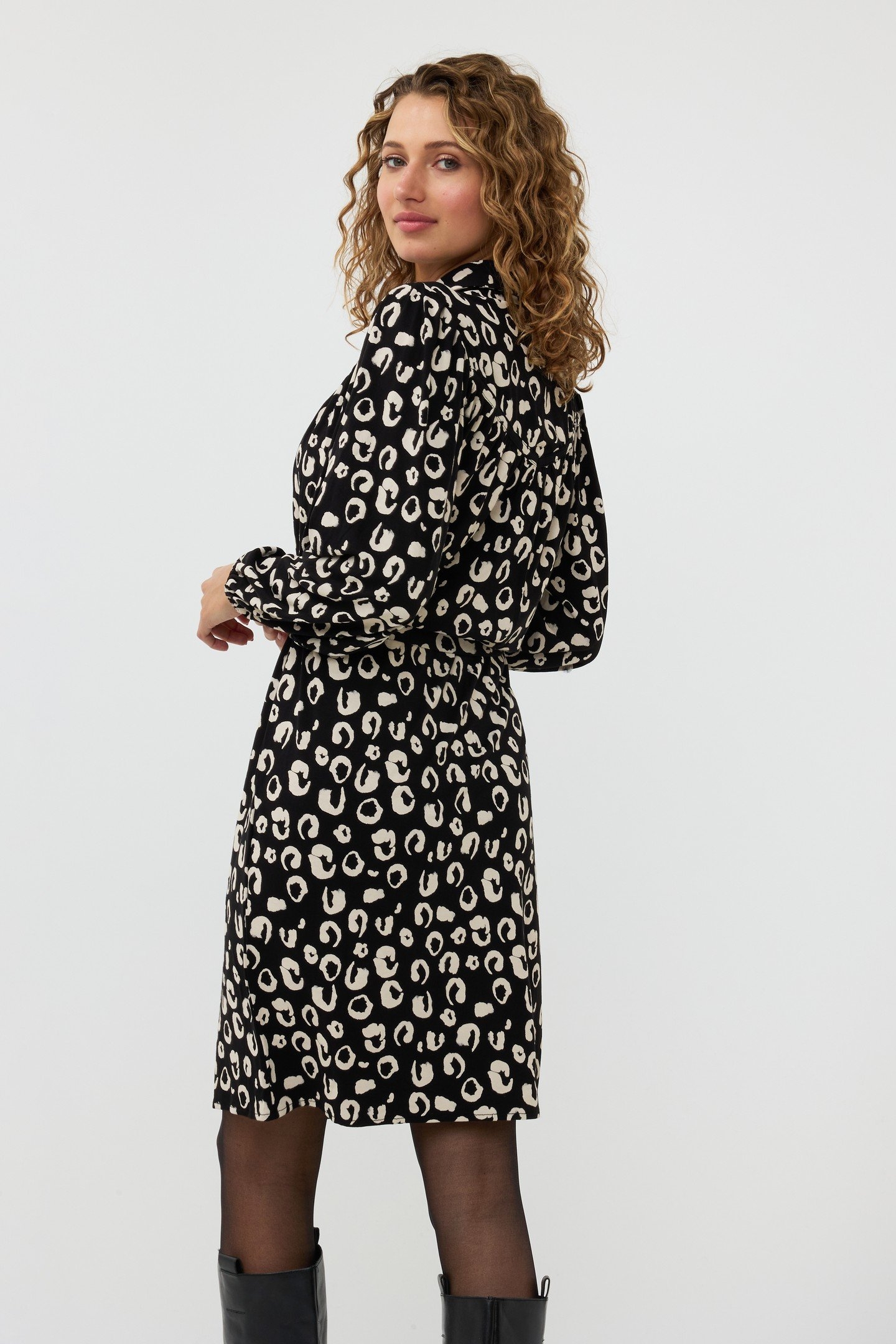 DRESS V-TAPE WILDERNESS SJ PRINT 3