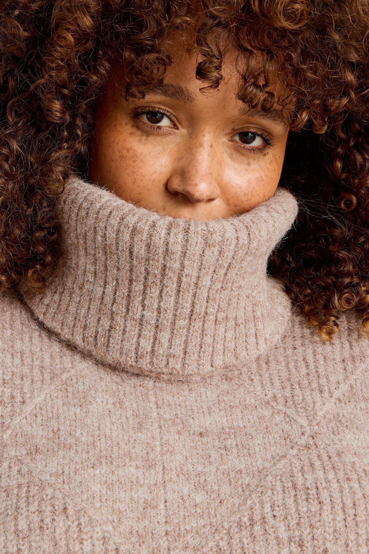 DIAMOND STITCH PONCHO LIGHT NATURAL 4